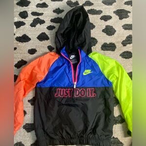 Nike pull over wind breaker - size 4t